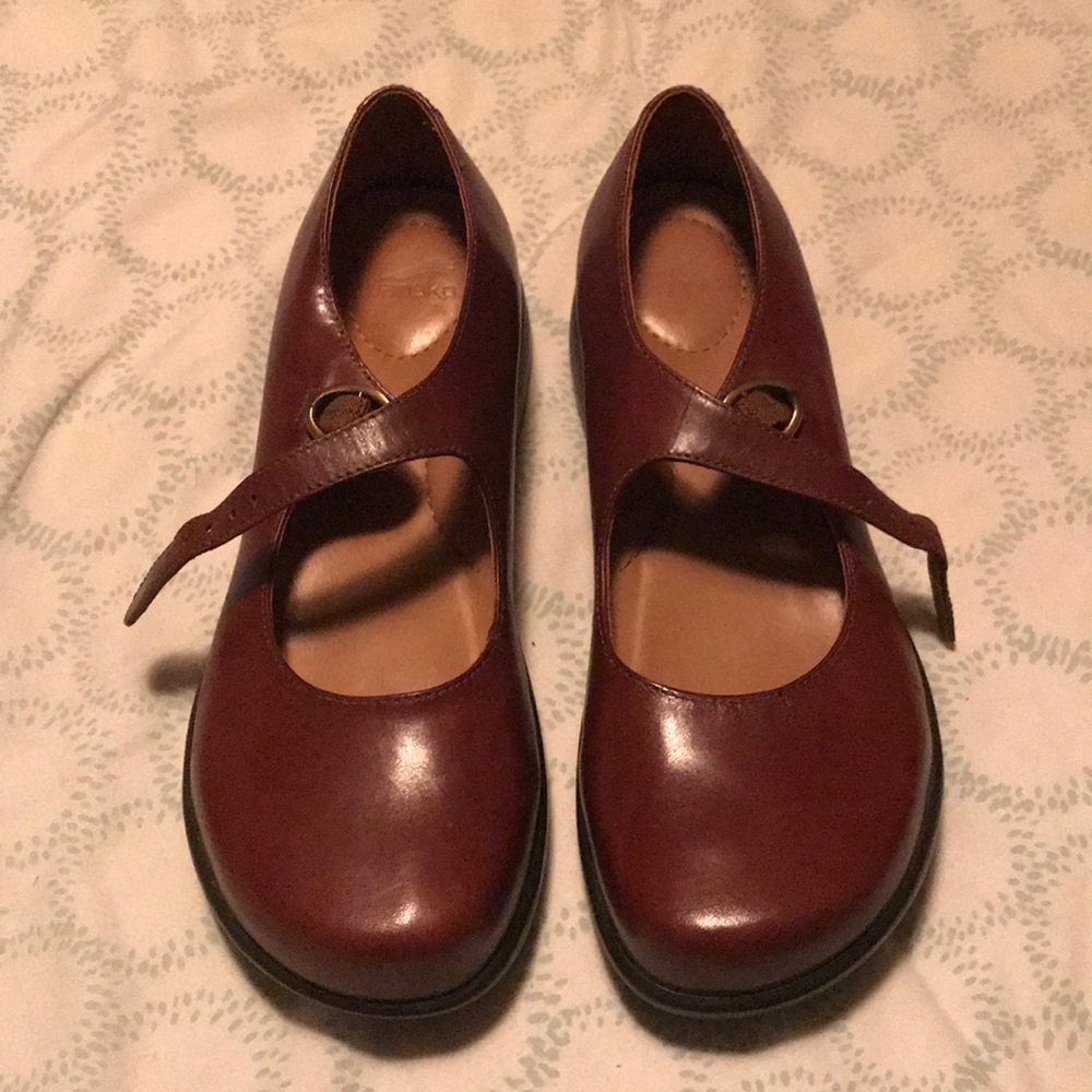 Dansko 37 Mary Janes